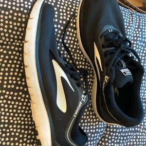 Brooks shoes